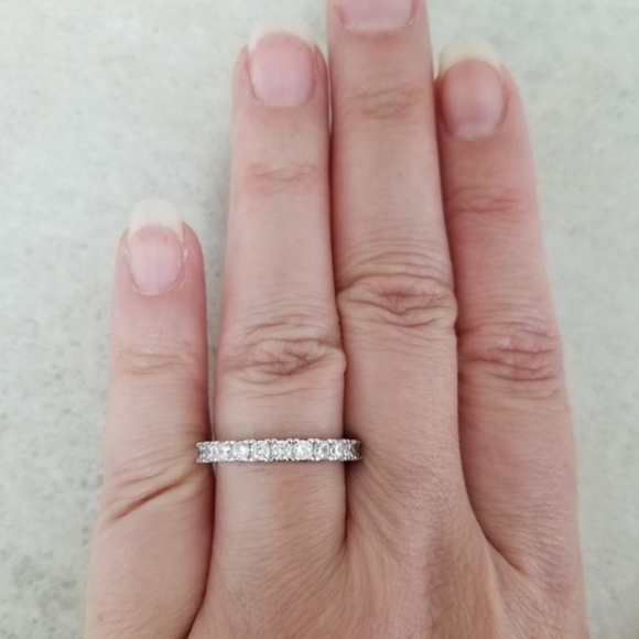 18k 1ct TW Band - Picture 7 of 8